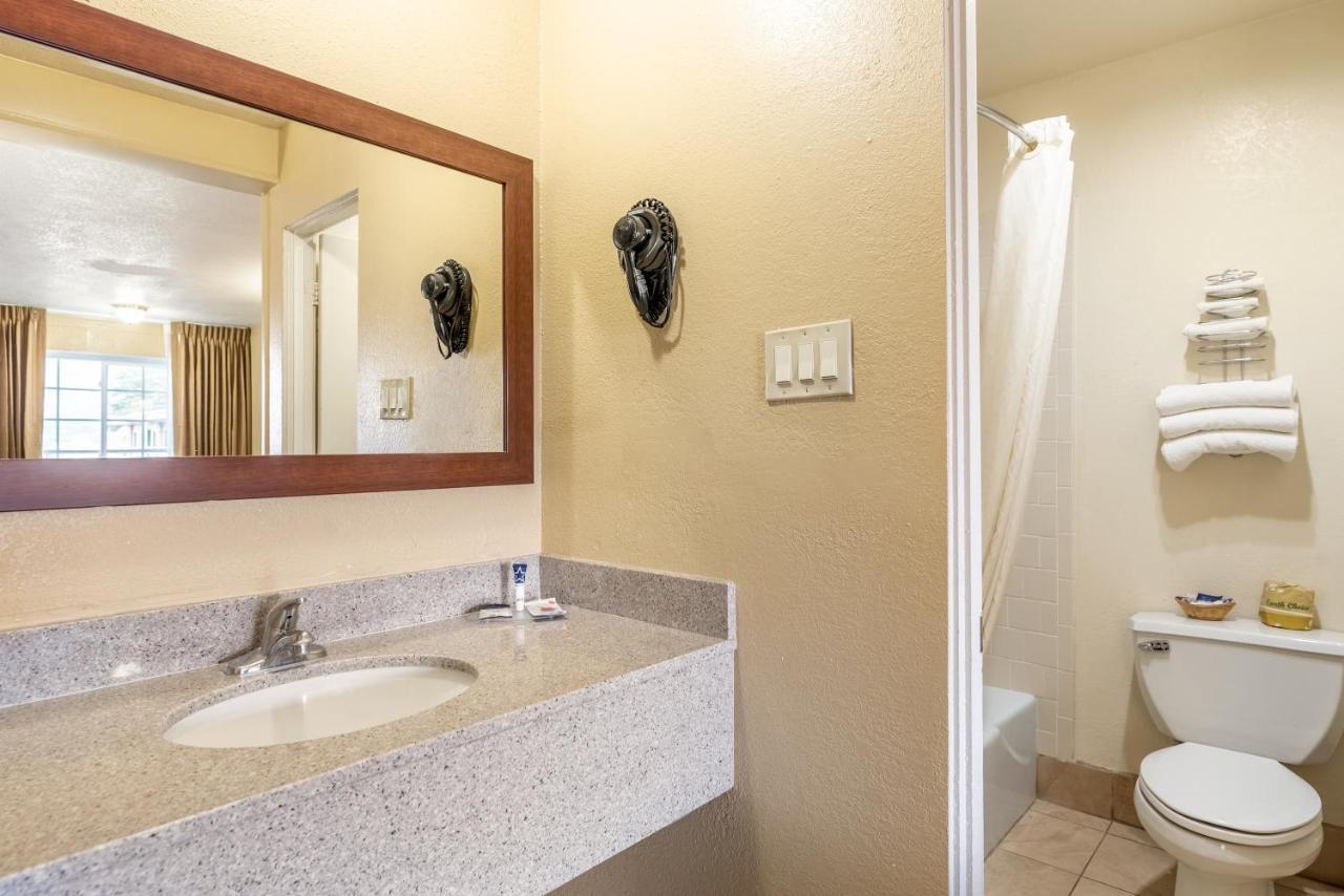 Americas Value Inn&suites Motel 2*
